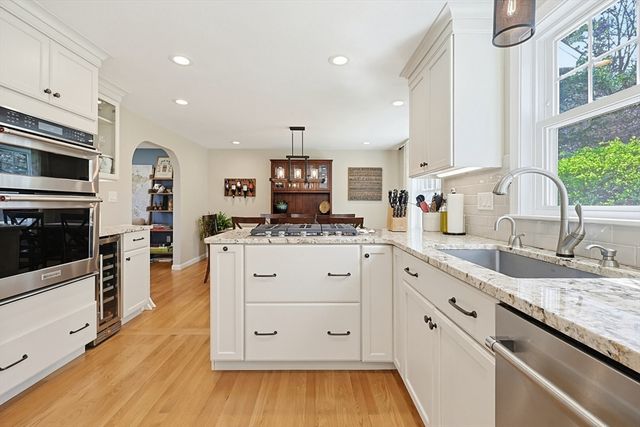 45 James St, Mansfield, MA 02048