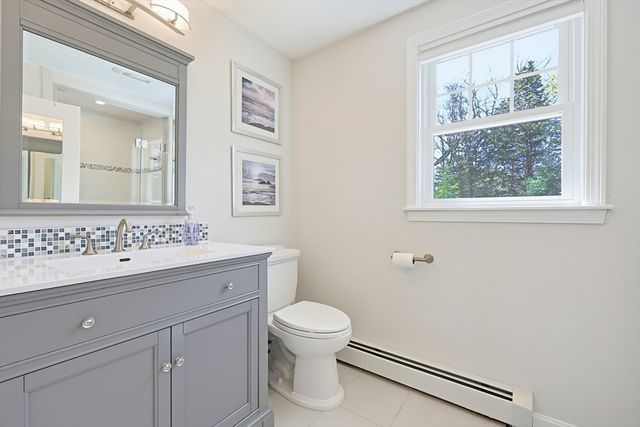 45 James St, Mansfield, MA 02048