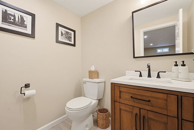 45 James St, Mansfield, MA 02048