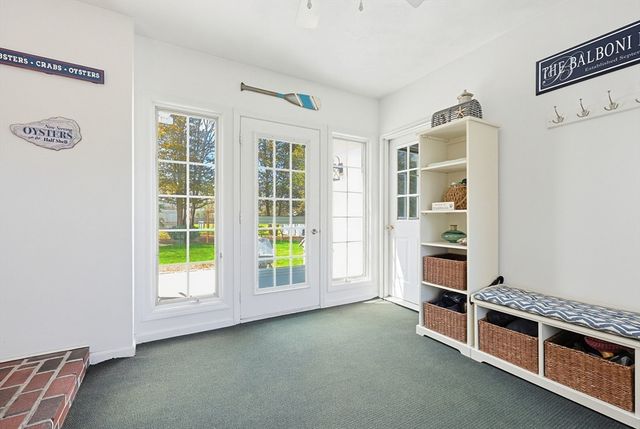 45 James St, Mansfield, MA 02048