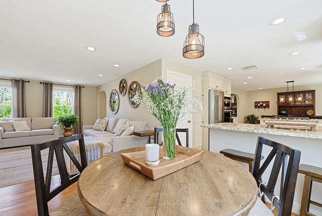 45 James St, Mansfield, MA 02048