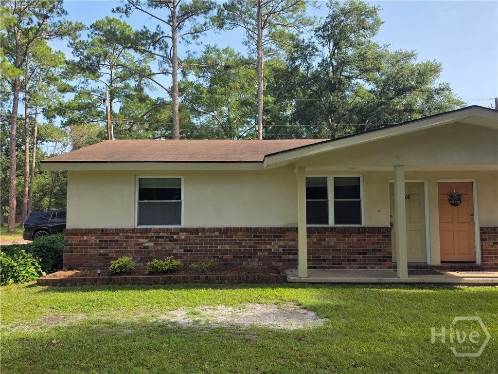 Image 1 of property listing at 308 W Sixth Street, Rincon, GA 31326