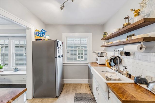1609 Westwood Avenue, Lakewood, OH 44107