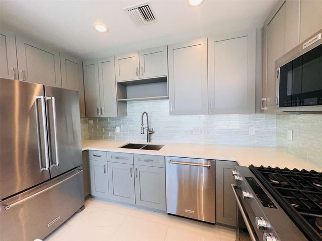 150 E ROBINSON STREET 1612, Orlando, FL 32801