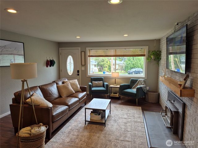 18821 SE 214th Street, Renton, WA 98058