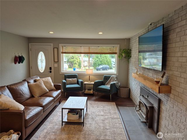 18821 SE 214th Street, Renton, WA 98058