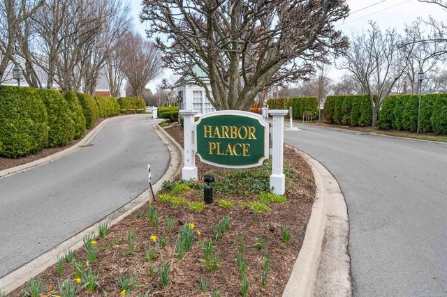 4002 Harbor Place Drive, St Clair Shores, MI 48080