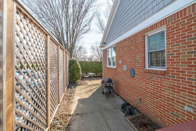 4002 Harbor Place Drive, St Clair Shores, MI 48080