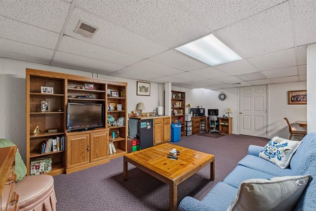 4002 Harbor Place Drive, St Clair Shores, MI 48080