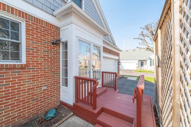 4002 Harbor Place Drive, St Clair Shores, MI 48080