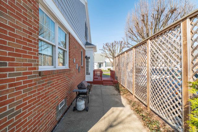 4002 Harbor Place Drive, St Clair Shores, MI 48080
