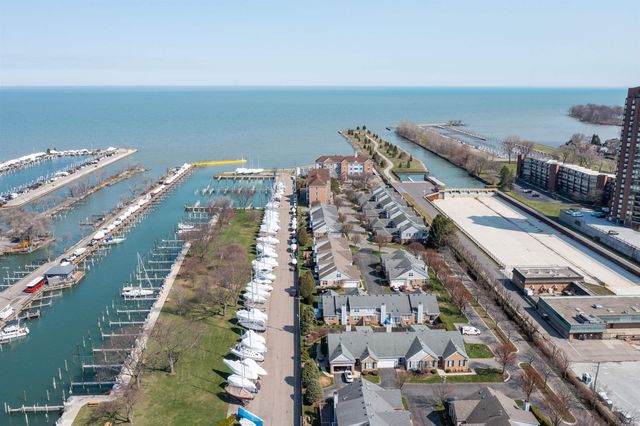 4002 Harbor Place Drive, St Clair Shores, MI 48080