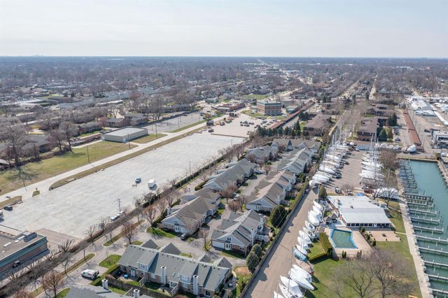 4002 Harbor Place Drive, St Clair Shores, MI 48080