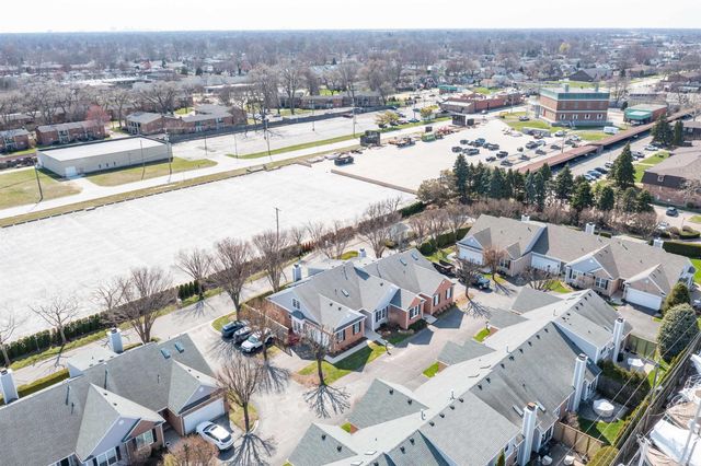 4002 Harbor Place Drive, St Clair Shores, MI 48080