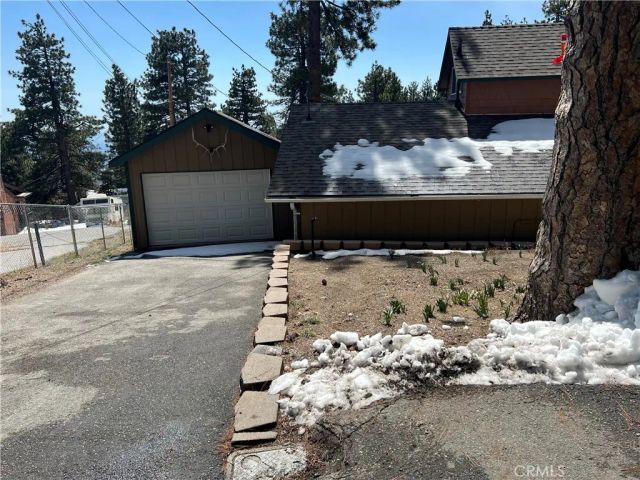 31671 Silver Spruce Drive, Running Springs, CA 92382