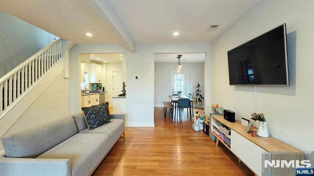 271 Castle Terrace, Lyndhurst, NJ 07071