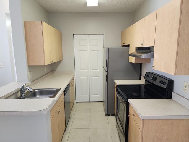 10366 Fox Trail Road S 1703, Royal Palm Beach, FL 33411