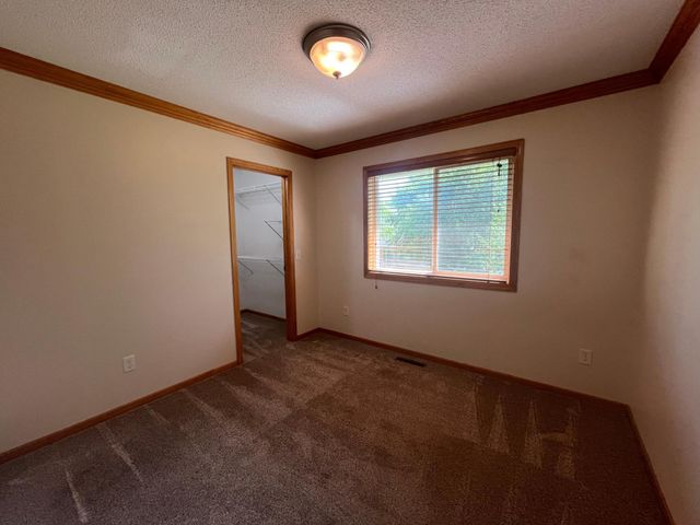 7776 Large Avenue NE, Albertville, MN 55301