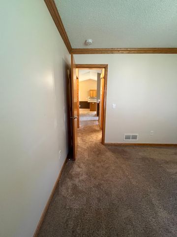 7776 Large Avenue NE, Albertville, MN 55301