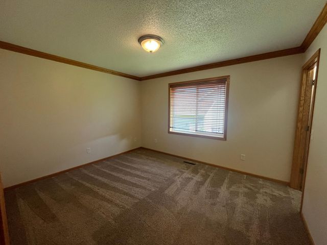 7776 Large Avenue NE, Albertville, MN 55301
