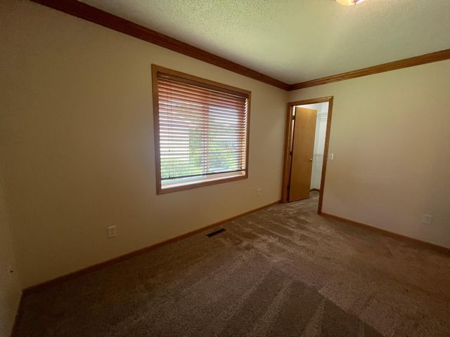 7776 Large Avenue NE, Albertville, MN 55301