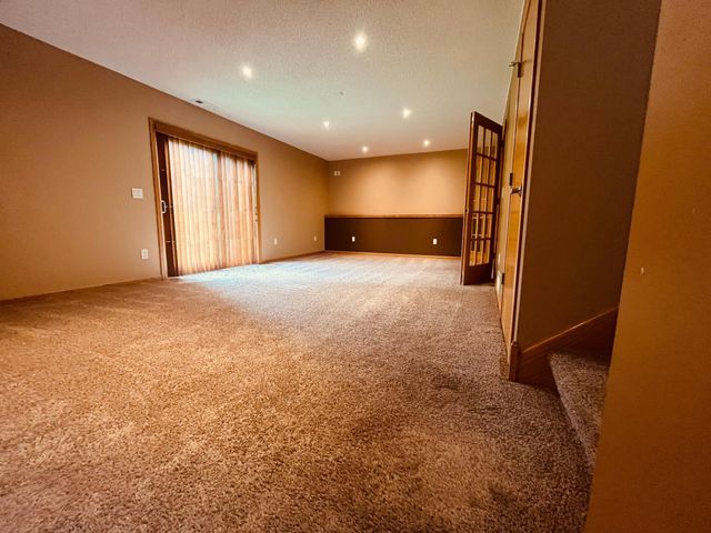 7776 Large Avenue NE, Albertville, MN 55301