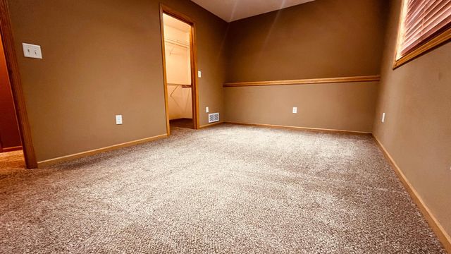 7776 Large Avenue NE, Albertville, MN 55301