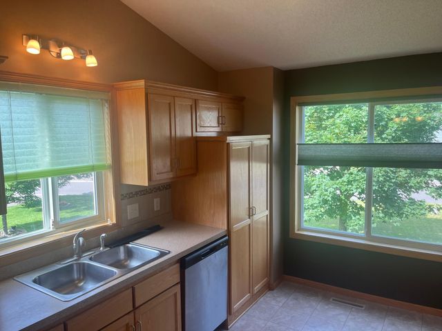 7776 Large Avenue NE, Albertville, MN 55301
