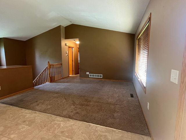 7776 Large Avenue NE, Albertville, MN 55301