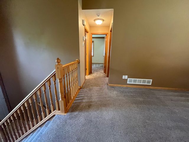 7776 Large Avenue NE, Albertville, MN 55301