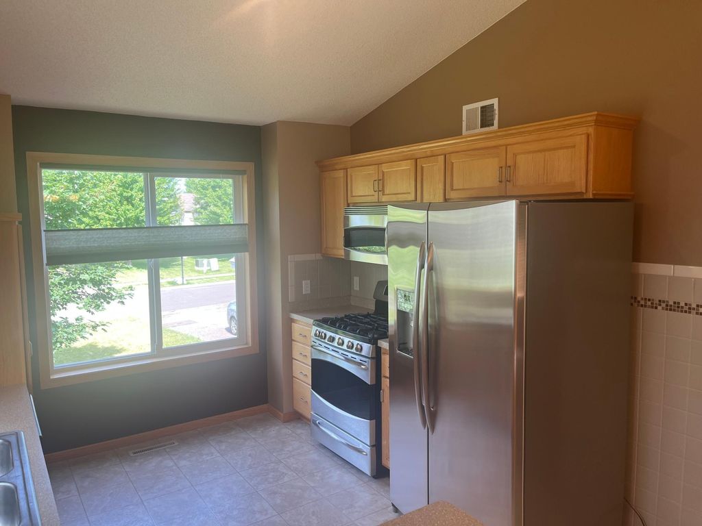 7776 Large Avenue NE, Albertville, MN 55301 — photo 4