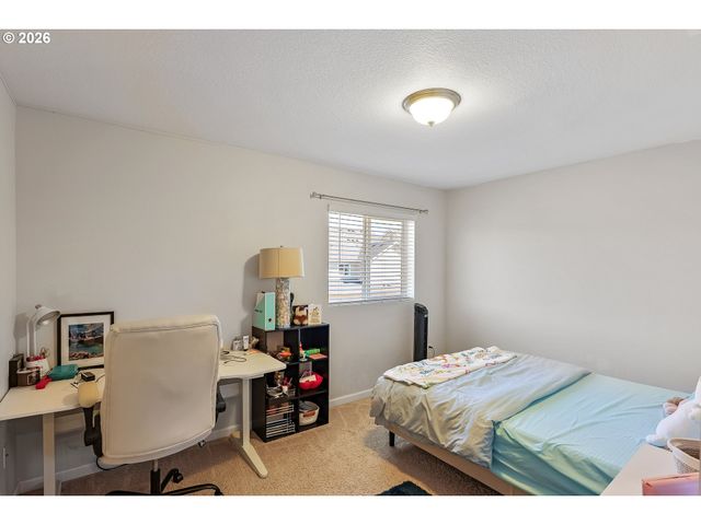 7310 Nw BRUGGER Rd, Portland, OR 97229