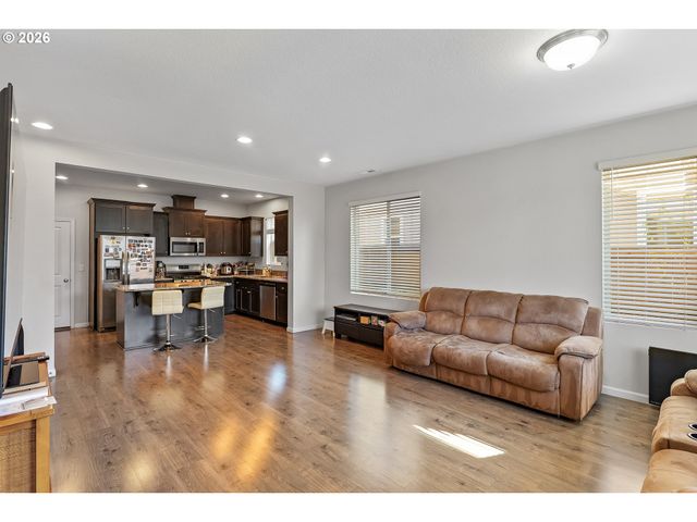 7310 Nw BRUGGER Rd, Portland, OR 97229