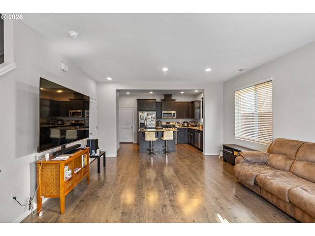 7310 Nw BRUGGER Rd, Portland, OR 97229