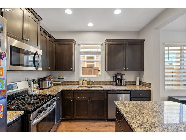 7310 Nw BRUGGER Rd, Portland, OR 97229