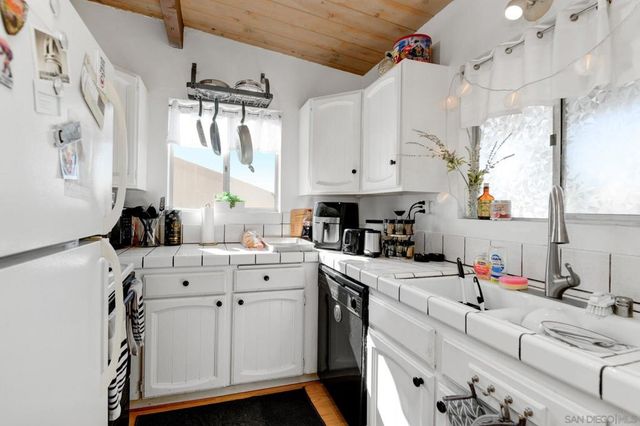 221 23 Ardys Pl, Vista, CA 92084