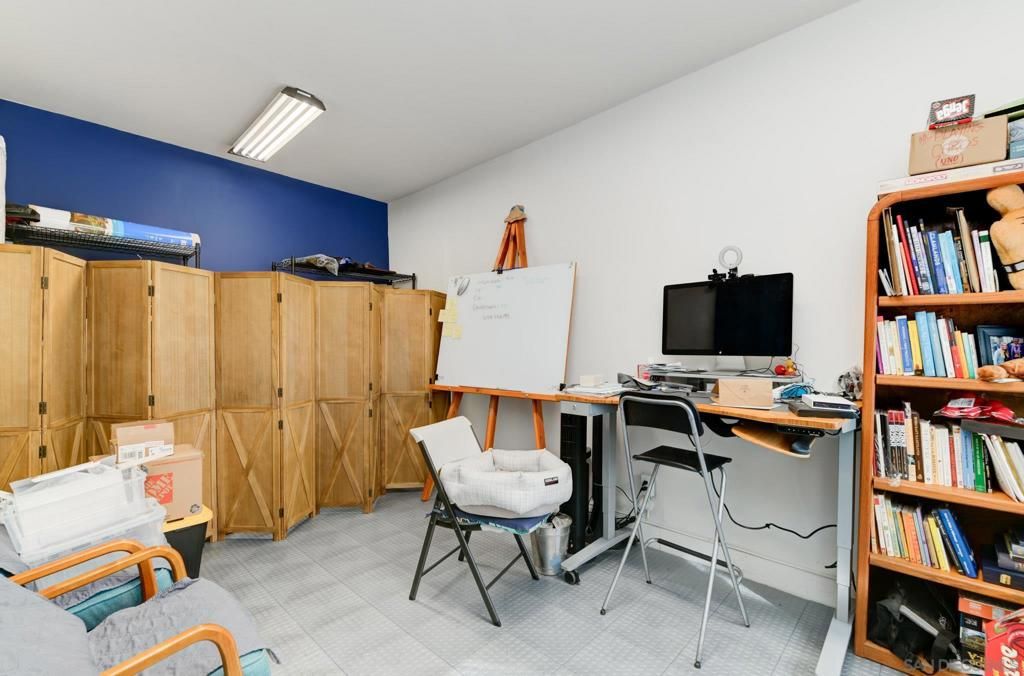 Image 11 of property listing at 221 23 Ardys Pl, Vista, CA 92084