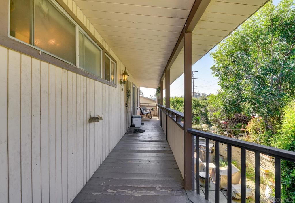 Image 22 of property listing at 221 23 Ardys Pl, Vista, CA 92084