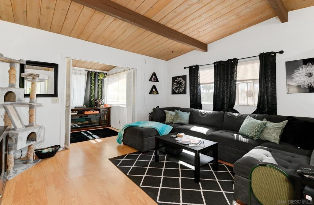 Image 28 of property listing at 221 23 Ardys Pl, Vista, CA 92084