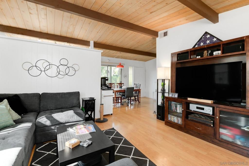 Image 29 of property listing at 221 23 Ardys Pl, Vista, CA 92084