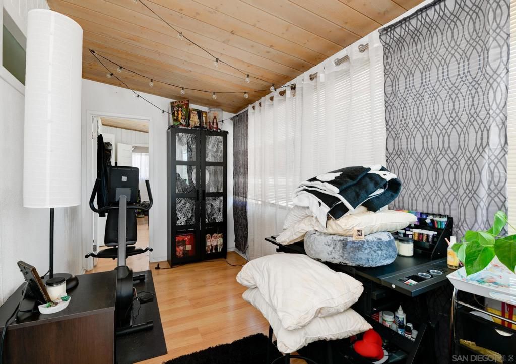 Image 31 of property listing at 221 23 Ardys Pl, Vista, CA 92084