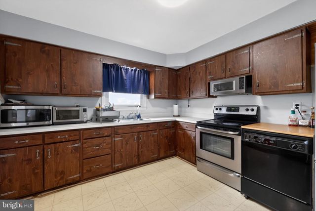 602 WOODLAND AVE, Cherry Hill, NJ 08002