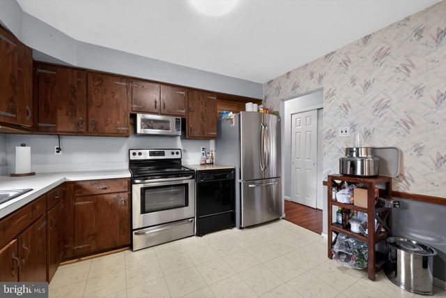 602 WOODLAND AVE, Cherry Hill, NJ 08002