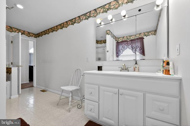 602 WOODLAND AVE, Cherry Hill, NJ 08002