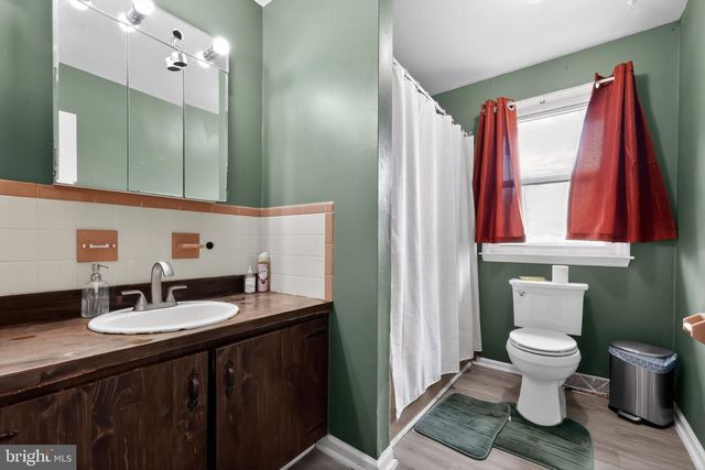 602 WOODLAND AVE, Cherry Hill, NJ 08002