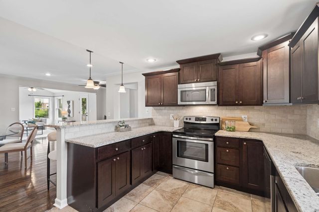 307 24th St, Old Hickory, TN 37138