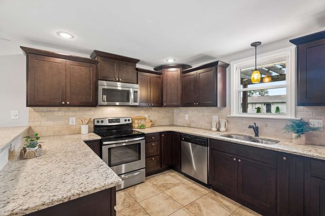 307 24th St, Old Hickory, TN 37138