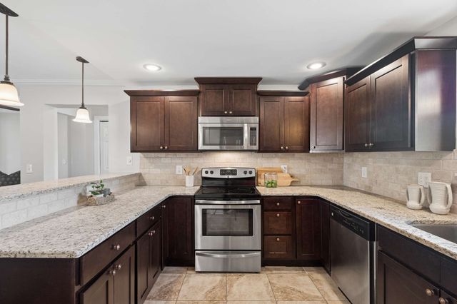 307 24th St, Old Hickory, TN 37138