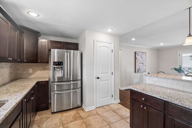307 24th St, Old Hickory, TN 37138
