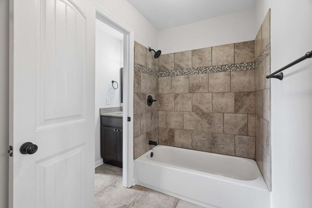 307 24th St, Old Hickory, TN 37138